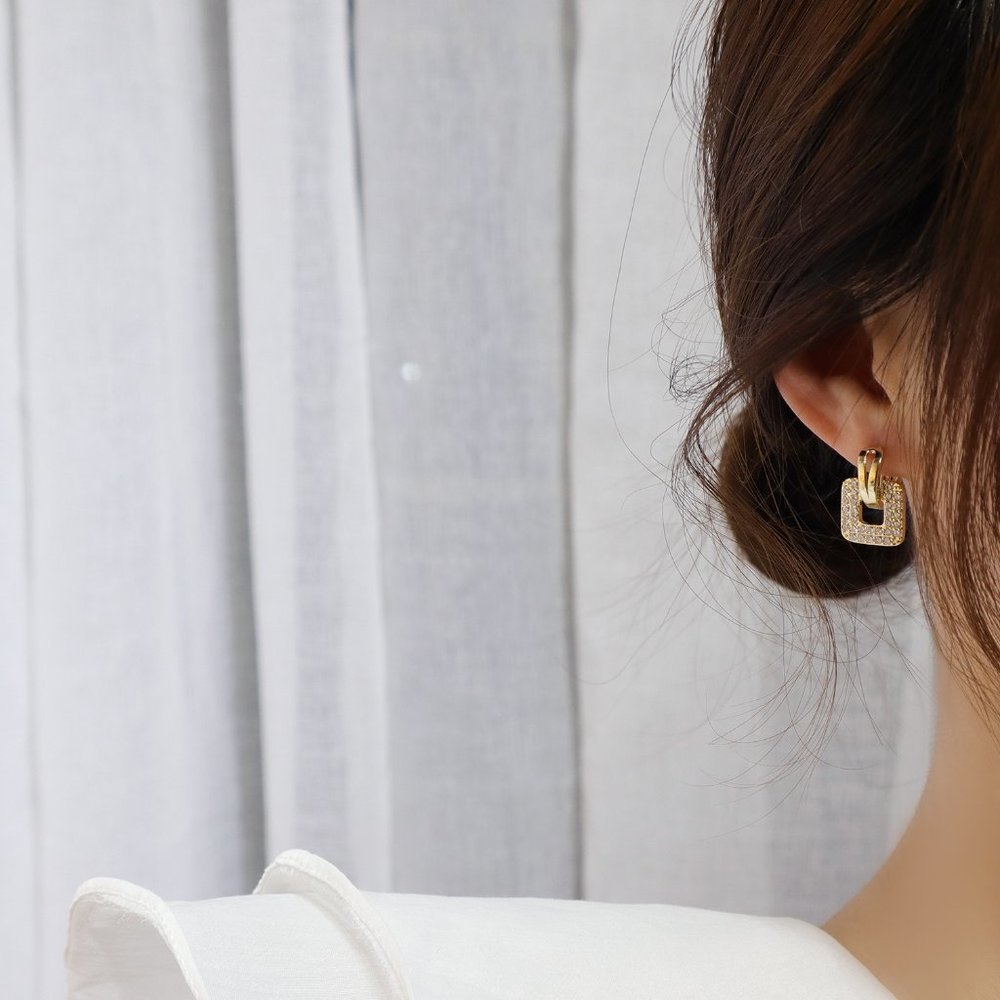 NEW 14K Gold Plated Round Diamond Square Earrings - Picture 3 of 6